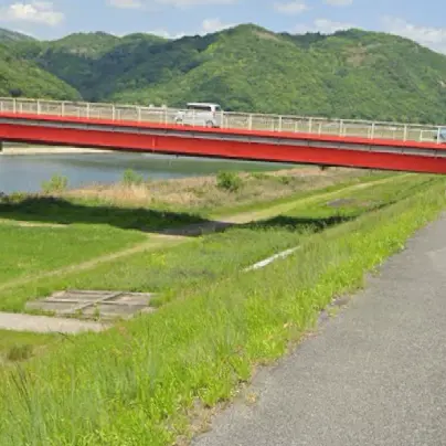 yngh2159의 岡山の県北にある川の土手の下RPG