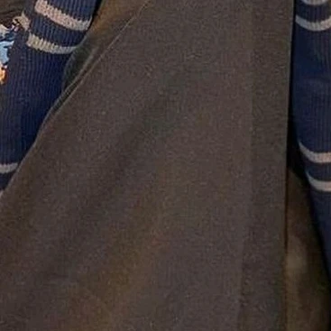 김 민 지
