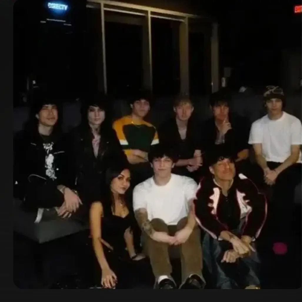 FunnyStaff6195의 Famous friend group