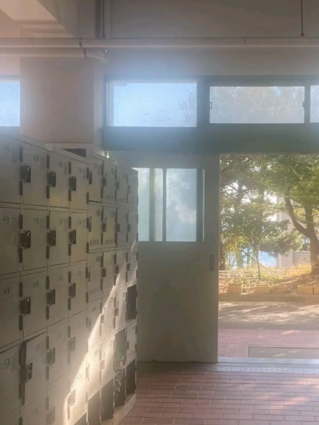 rn_.의 幼馴染はあの有名な__