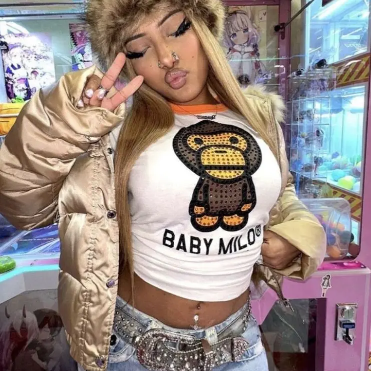 GraySofa4469의 Famous streamer Roomate