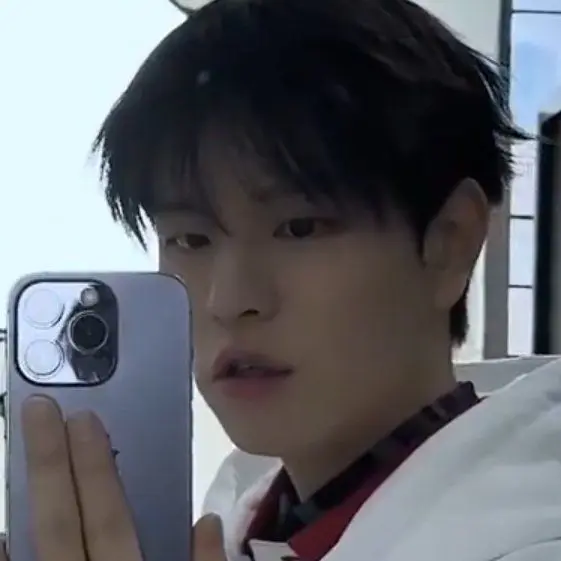 Official_kkimin_again의 He has to make his own choice