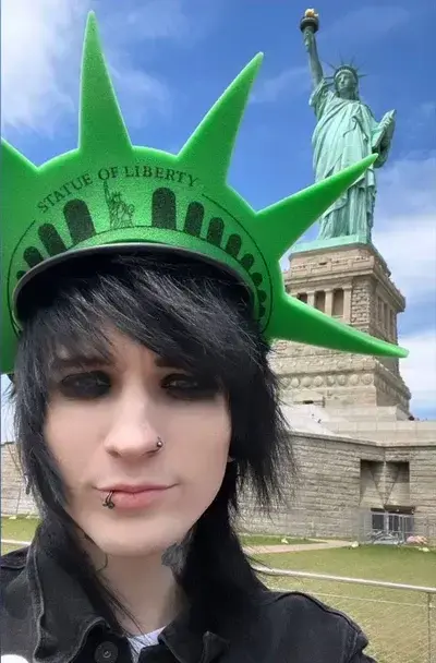 SilkyPan7396의 Johnnie Guilbert