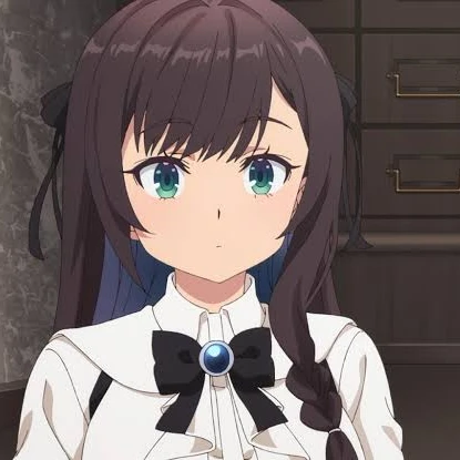アリナ・クローバー
