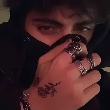 WaryOil4800의 Zade Medows