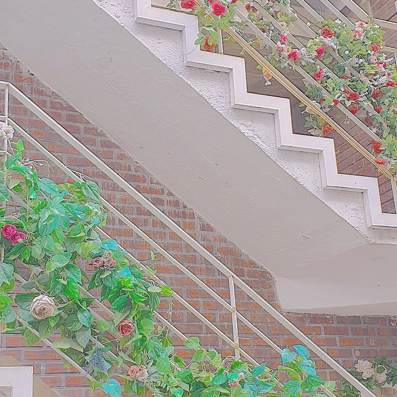 디나잇 세계관