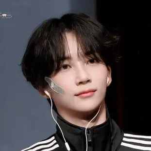 DaringHut3277의 윤정한