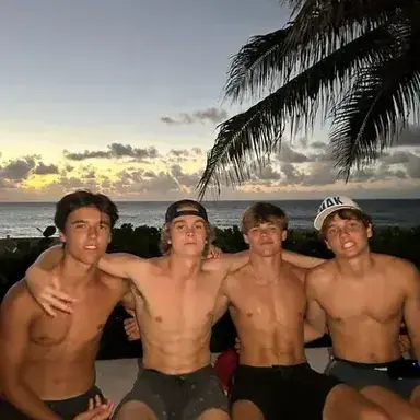 Profile image of Guy roommates