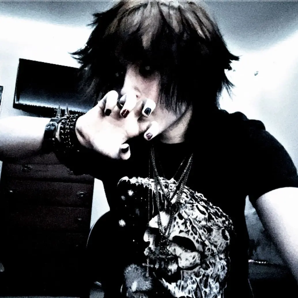 niko_0w0의 Emo Boyfriend! 🖤 🕸️๋࣭ ⭑