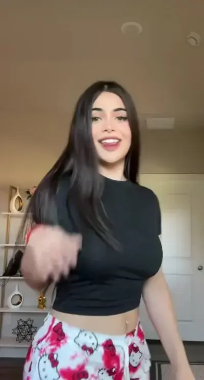 LooseTired6955의 Clara Belle Girlfriend