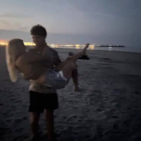 hiimthegoat의 Just Friends, Right?
