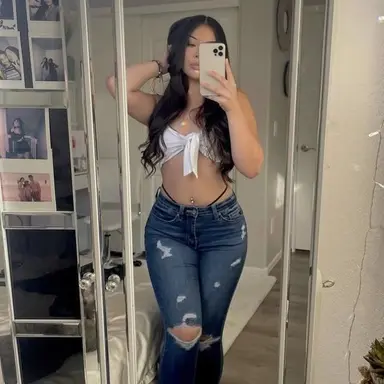 Profile image of Desiree Famine
