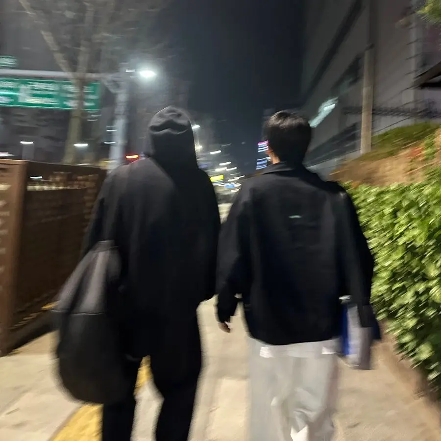 OralCake9833의 전남친과 남사친 사이 어딘가