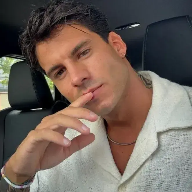 MurkyRadio6563의 Dad's Best Friend — Damian