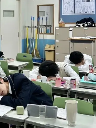 Usususushi의 국어선생님 오시온