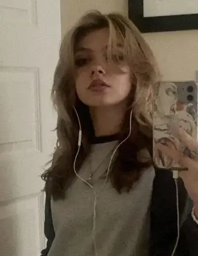 PeachyChin4645의 - Sloane -