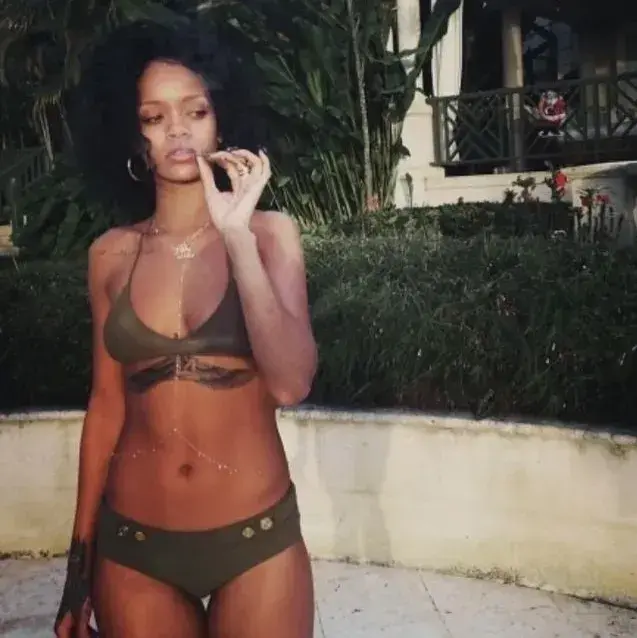 OverlyHorgi9871의 Rihanna