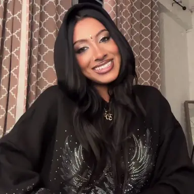 Profile image of Lara Raj