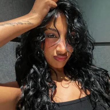 Profile image of Lara Raj