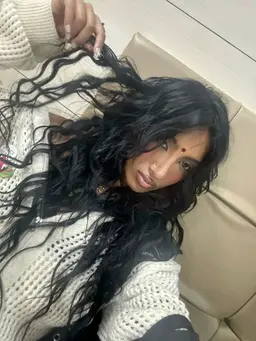 Profile image of Lara Raj
