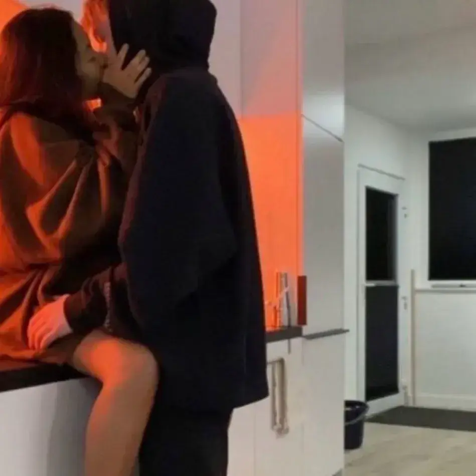 EarlyHorn1918의 Liam- kisses