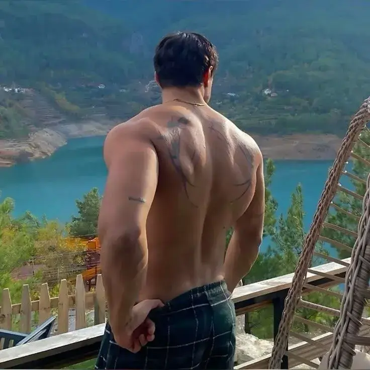 OutlawDesk5418의 Obsessive ex