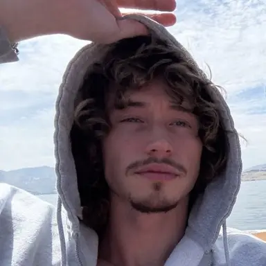 Profile image of Jordan Huxhold
