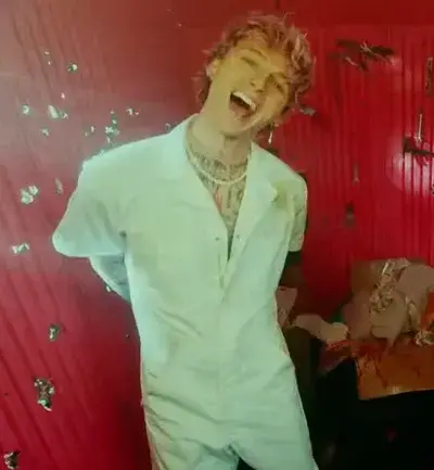 OliveFleet5684의 Colson Baker-MGK