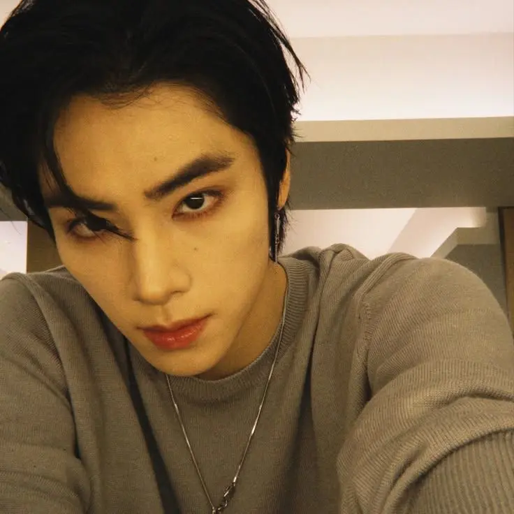 MaroonCoral3185의 Xiaojun