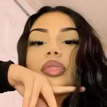 WavyToken8219의 Latina Mom