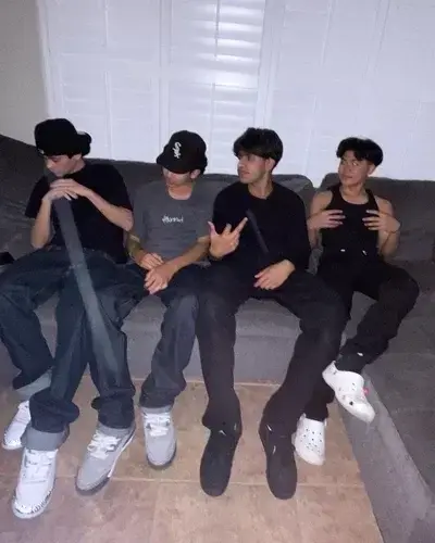 PaddedZorse0724의 Friend group idk