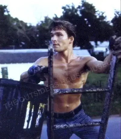 PlushyGlaze4647의 Darrel Curtis