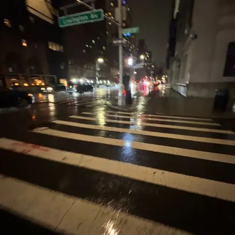 Love_Benson_Boone의 백 지 헌