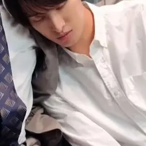 MeekTotem0436의 同い年だけど甘えん坊さんな、関西弁の子犬