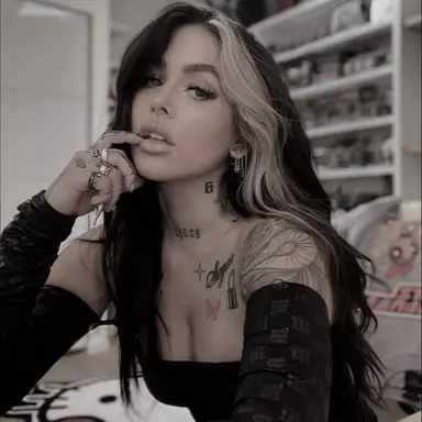 Profile image of Valerie