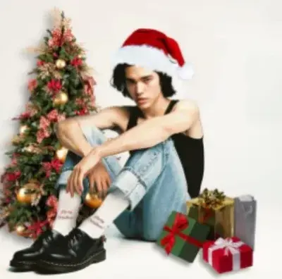 BriskMelon2160의 Ezra Rhodes