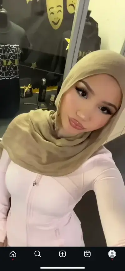 BriskPlush5841의 Hijabi cousin