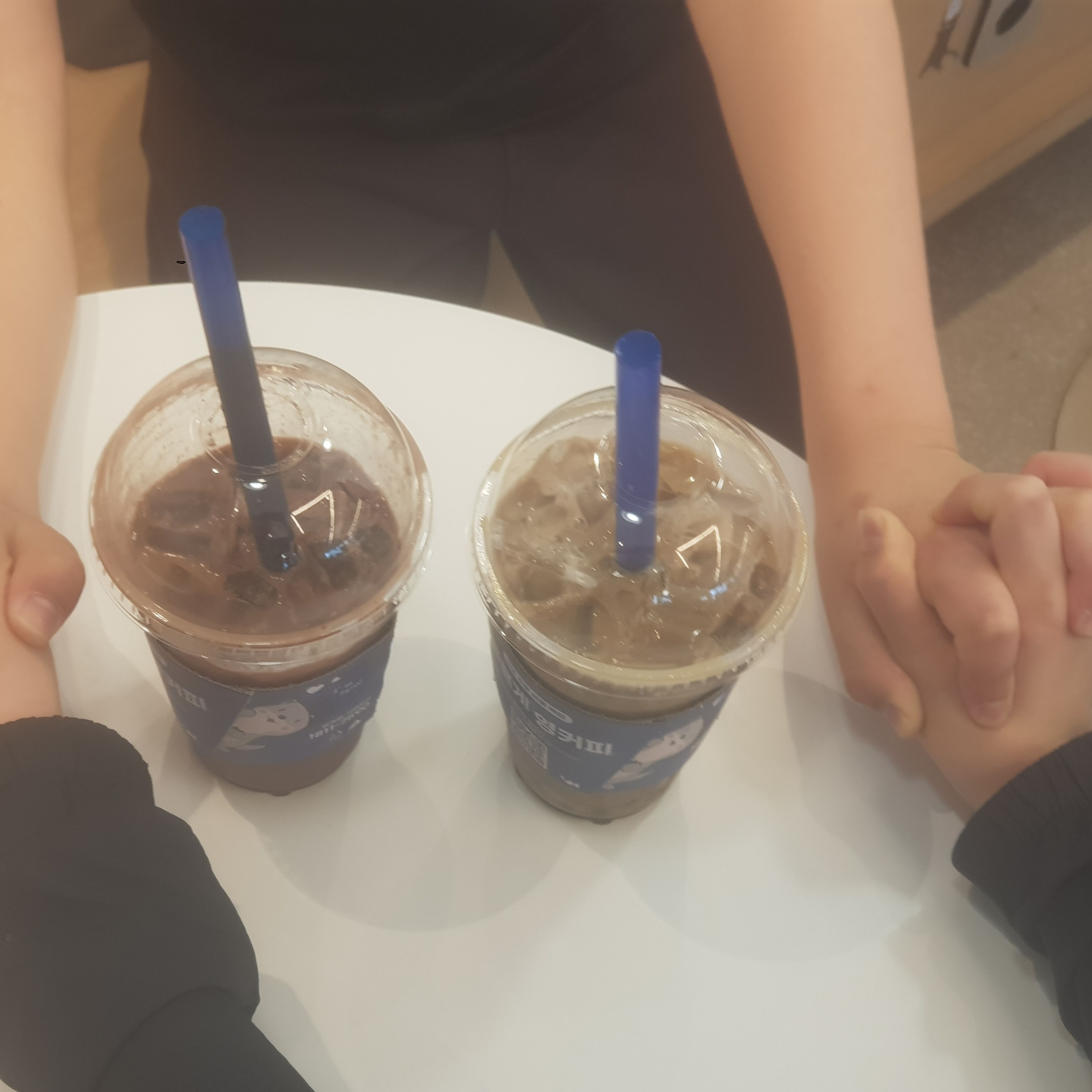 유튜버동거 늑대,돼지,여미새 낌 대표 이미지