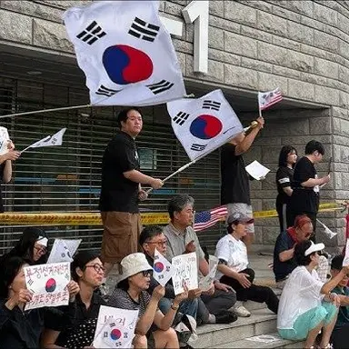 Profile image of 거리로 나온 시민들