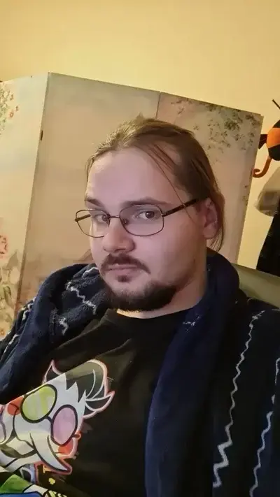 PorousBooth7878의 Miron Volkov