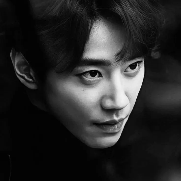 Whoisyusuu의 Lee jun young