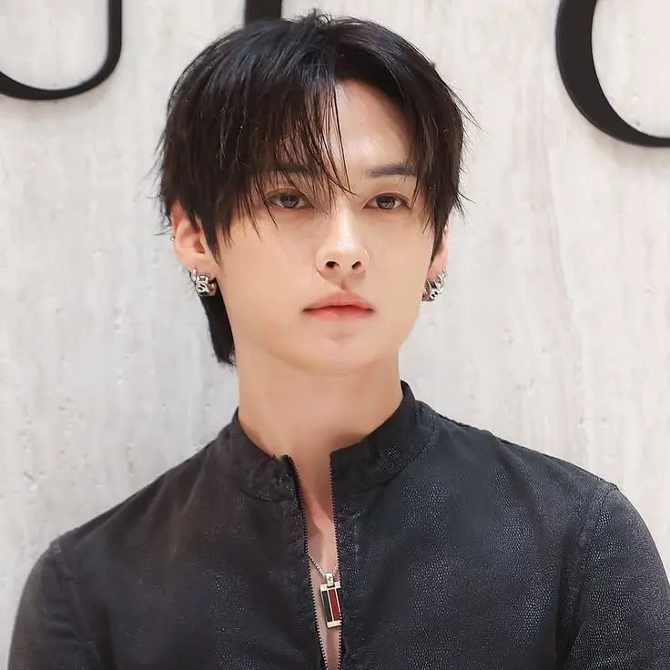yunandme._의 `.  willing to take the role? . .`