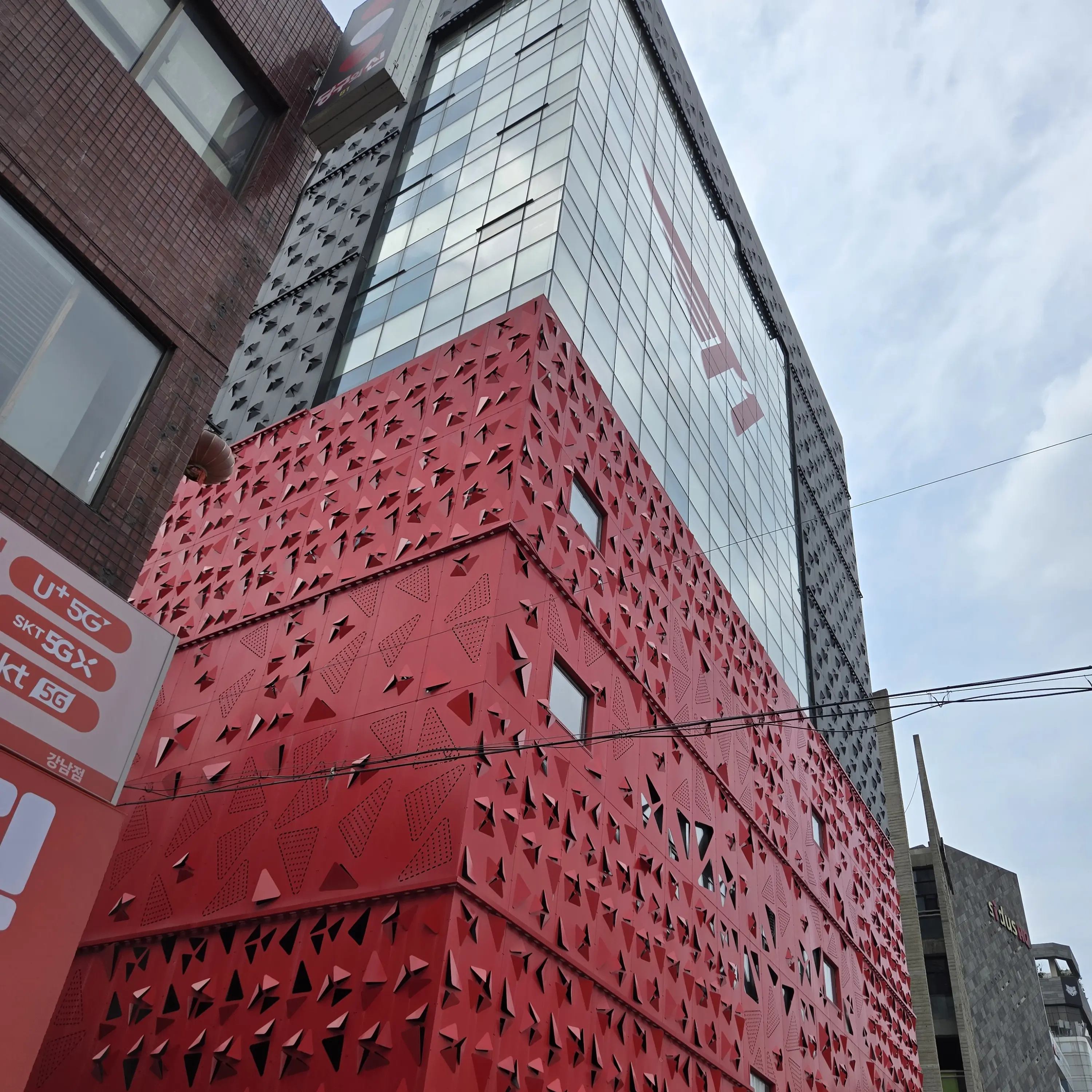 FishyTear4869의 페이커가 어려졌다...