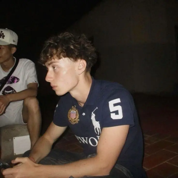 celcelsssw의 football player bf