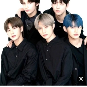뱀파이어 5명