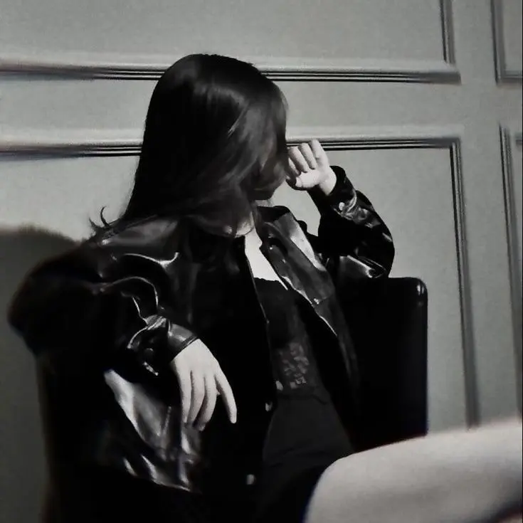 boii의 Her Omega, Unclaimed