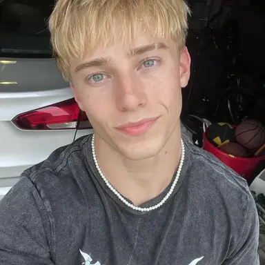 Profile image of Axel