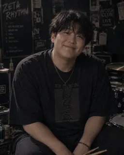 Profile image of DH