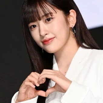 아이브 안유진