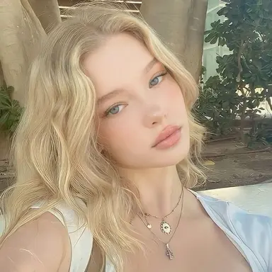 Profile image of Sienna